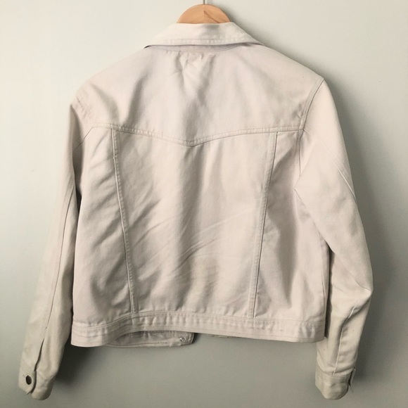 ✨SALE ✨White Denim Jacket - Picture 3 of 5
